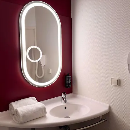 Ibis Martigues Centre-3